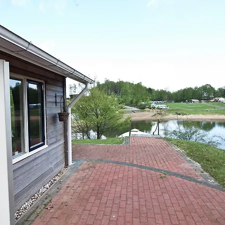 Quaint Cottage Near The Border With Lake View Tatil Evi *